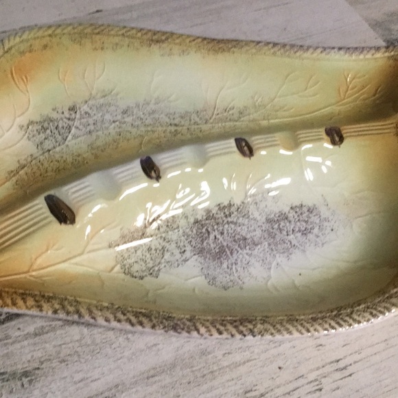 Vintage yellow/cream/gold 7 slot cigarette/cigar porcelain ashtray - Picture 2 of 8